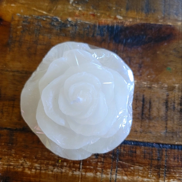 NIP Candle Bundle 🕯🩷 - Picture 3 of 5